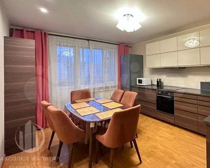 3-к. квартира, 95 м, 9/10 эт. - Фото 0