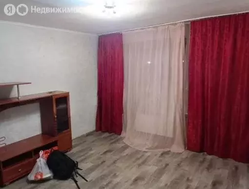 3-комнатная квартира: Тюмень, улица Карла Маркса, 110А (64 м) - Фото 1