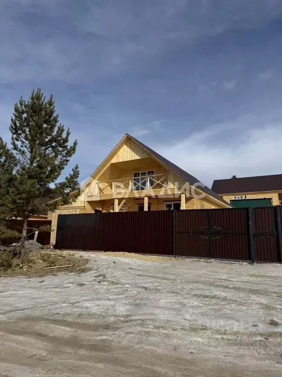 Дом в Бурятия, Тарбагатайский район, Саянтуйское с/пос, с. Нижний ... - Фото 1