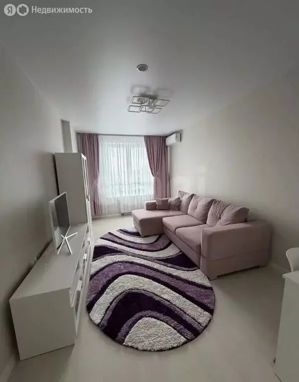 1-комнатная квартира: Альметьевск, улица Гафиатуллина, 48к1 (45 м) - Фото 2