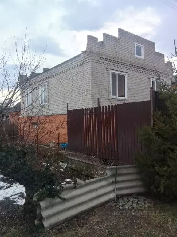 Дом в Краснодарский край, Лабинск Фестивальная ул., 10 (189 м) - Фото 2