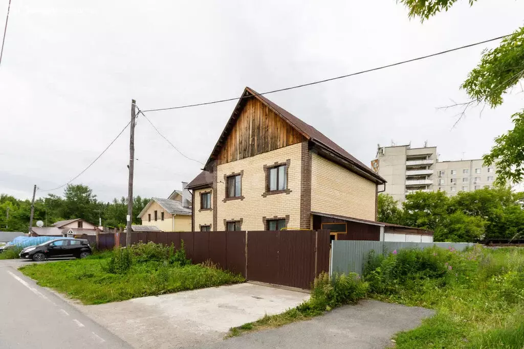 Дом в Тюмень, Актюбинская улица (235.7 м) - Фото 1