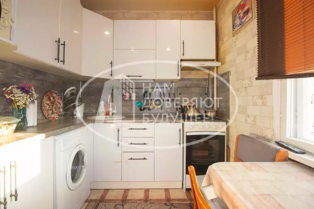 3-к кв. Пермский край, Чайковский ул. Азина, 33 (54.6 м) - Фото 1