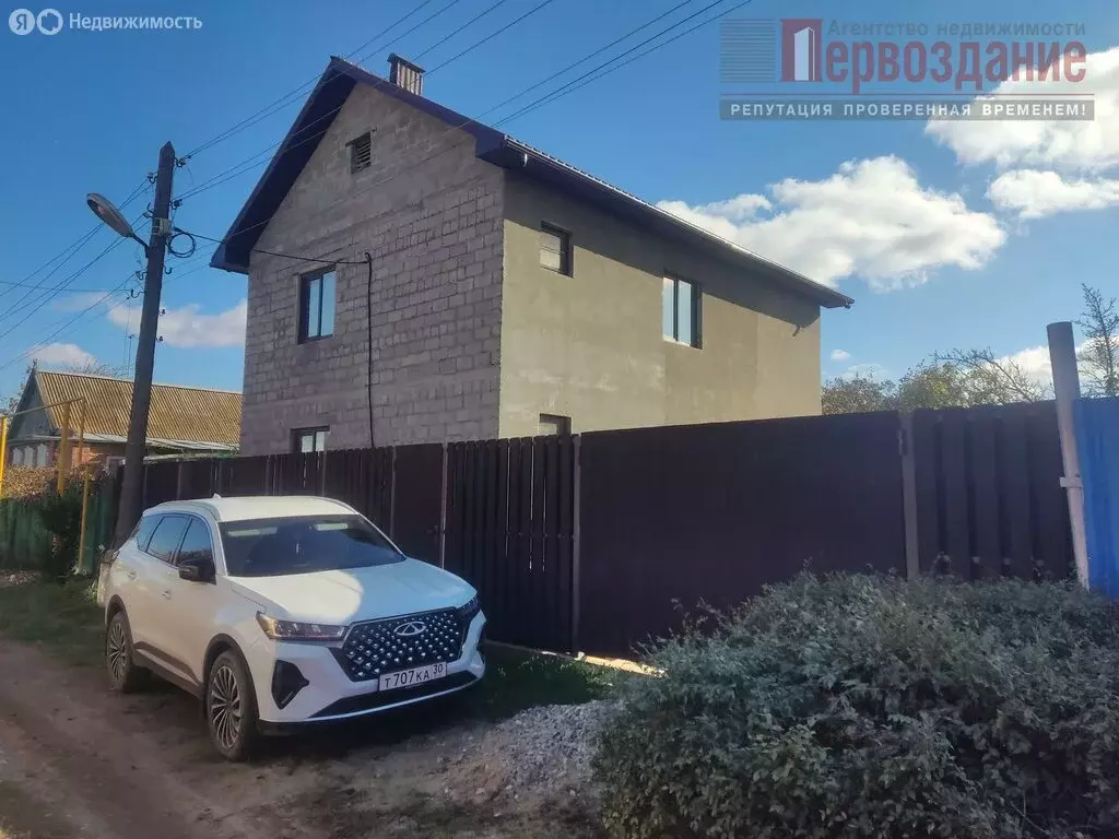 Дом в Астрахань, Саранская улица (140 м) - Фото 1