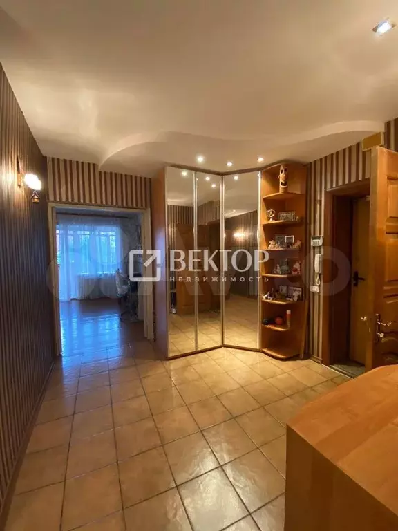 2-к. квартира, 77 м, 1/4 эт. - Фото 1