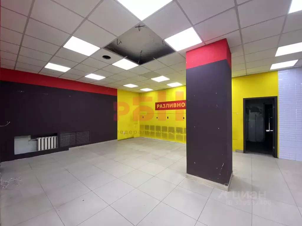 Торговая площадь в Курганская область, Курган ул. Дзержинского, 4А (90 ... - Фото 1