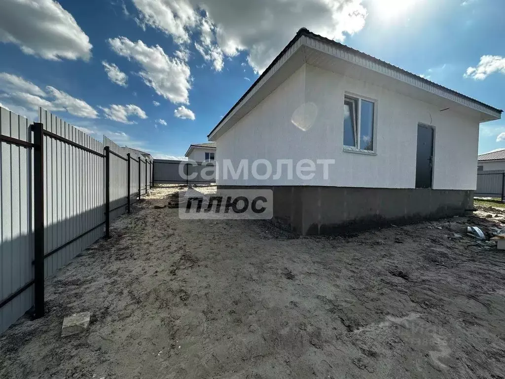 Дом в Курская область, Курский район, Моковский сельсовет, д. 1-я ... - Фото 0