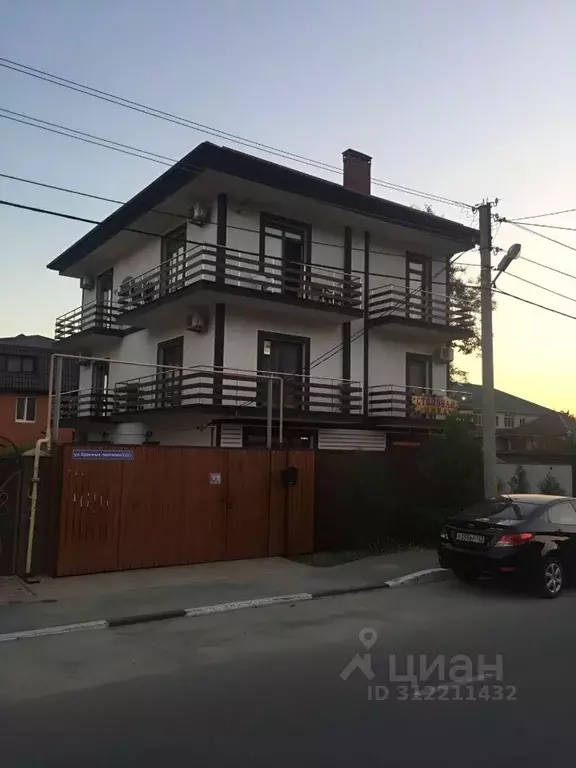 Дом в Краснодарский край, Геленджик ул. Красных Партизан (360 м) - Фото 1