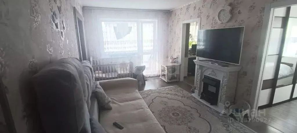 3-к кв. Кемеровская область, Междуреченск Октябрьская ул., 24 (47.4 м) - Фото 1