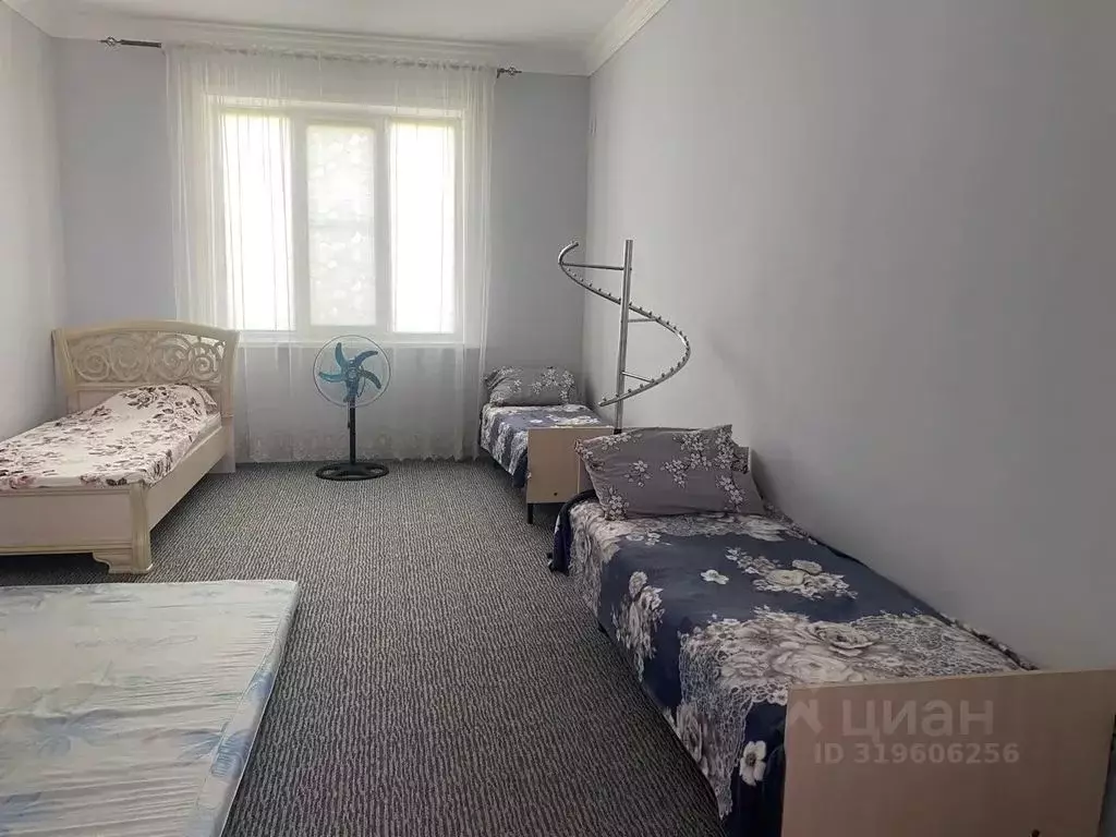 Дом в Дагестан, Избербаш ул. Маршала Жукова, 37 (250 м) - Фото 1