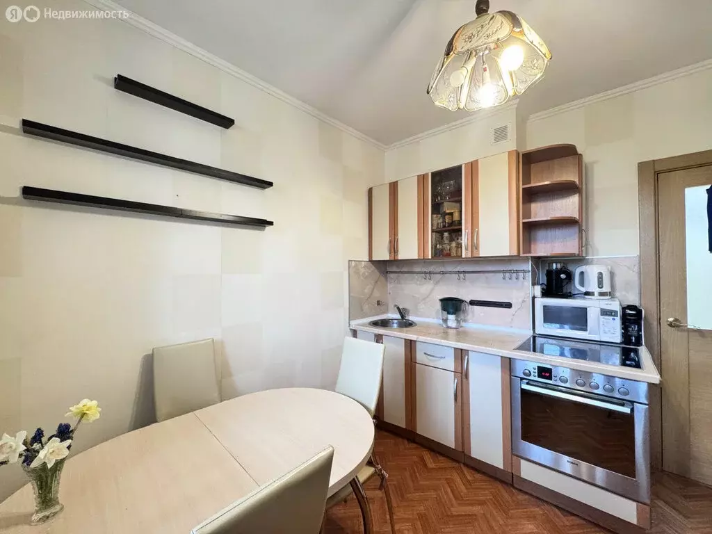 3-комнатная квартира: Москва, улица Декабристов, 1 (62 м) - Фото 1