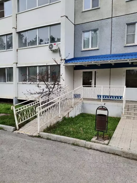 Помещение свободного назначения в Челябинская область, Трехгорный ул. ... - Фото 1