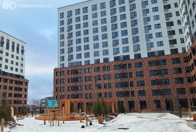 3-комнатная квартира: Тюмень, Харьковская улица, 72А (70.4 м) - Фото 0