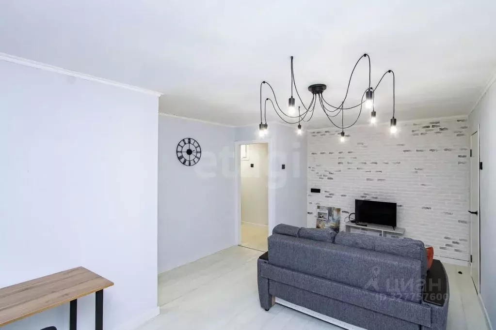 2-к кв. Тюменская область, Тюмень ул. Мельникайте, 97 (44.5 м) - Фото 1