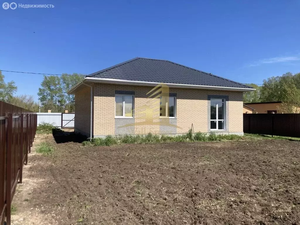 Дом в село Ленинское, микрорайон Приморье (85 м) - Фото 1