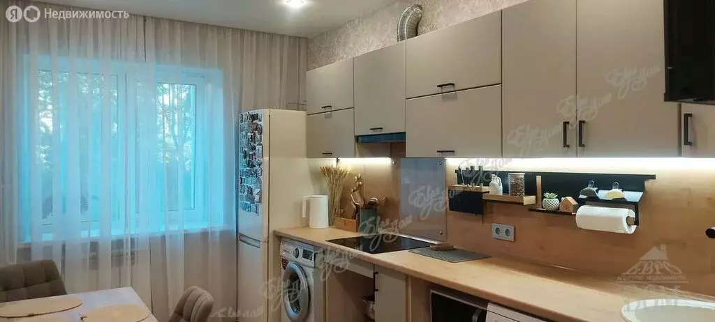 2-комнатная квартира: Биробиджан, улица Ленина, 37А (55.7 м) - Фото 0