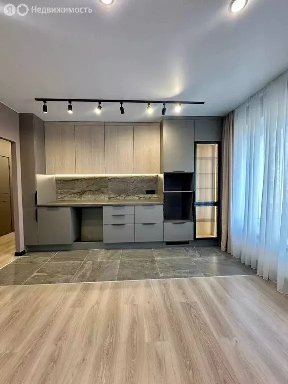 3-комнатная квартира: Брянск, улица Комарова, 47а (66 м) - Фото 2