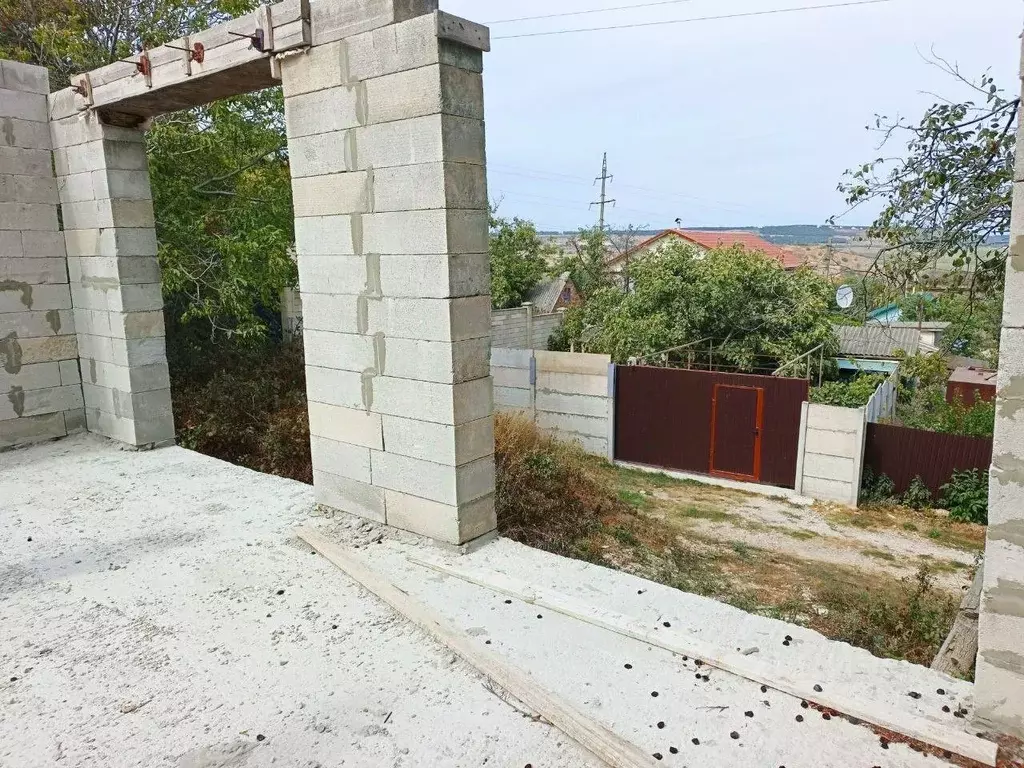 Дом в Севастополь ул. Новикова (100 м) - Фото 1