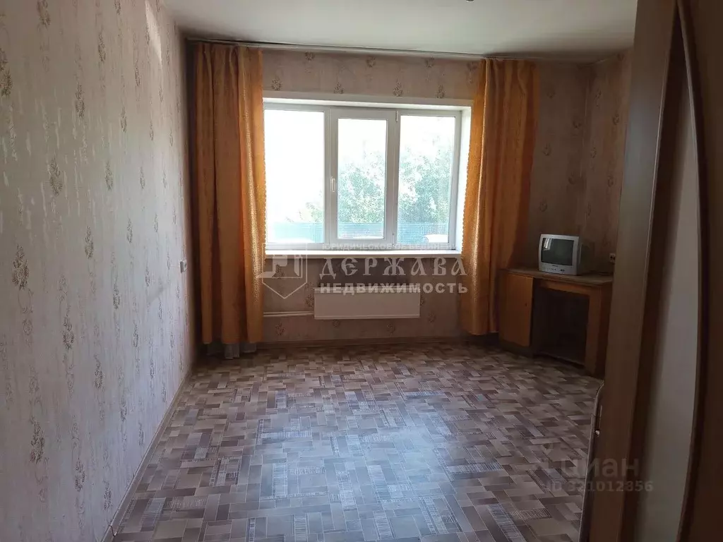 1-к кв. Кемеровская область, Ленинск-Кузнецкий Топкинская ул., 144/3 ... - Фото 1