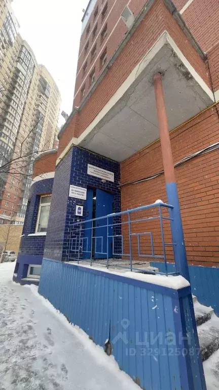 Гараж в Ханты-Мансийский АО, Сургут ул. Юности, 8 (20 м) - Фото 1