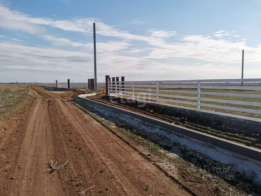 Участок в Крым, Сакский район, с. Штормовое ул. Степная (6.0 сот.) - Фото 1