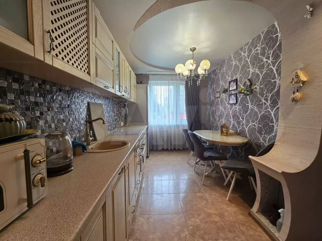 2-к. квартира, 60 м, 2/17 эт. - Фото 1