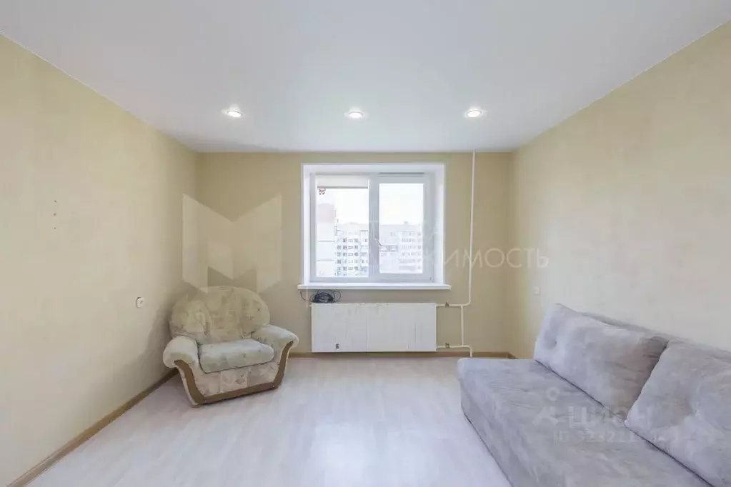 1-к кв. Тюменская область, Тюмень 6-й мкр, ул. Валерии Гнаровской, 10 ... - Фото 1