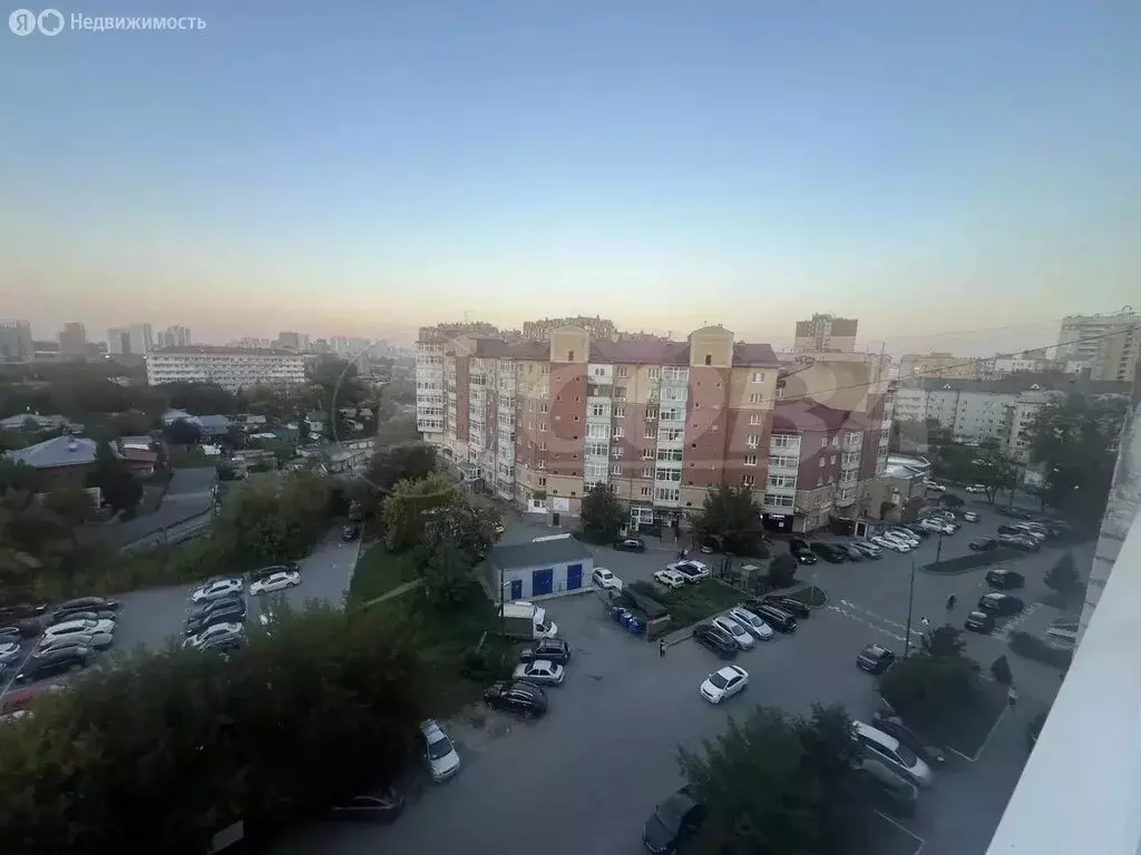 3-комнатная квартира: Тюмень, улица Водников, 12 (60 м) - Фото 1