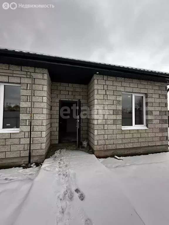 Дом в село Подстепки, Красноармейская улица, 2 (100 м) - Фото 1
