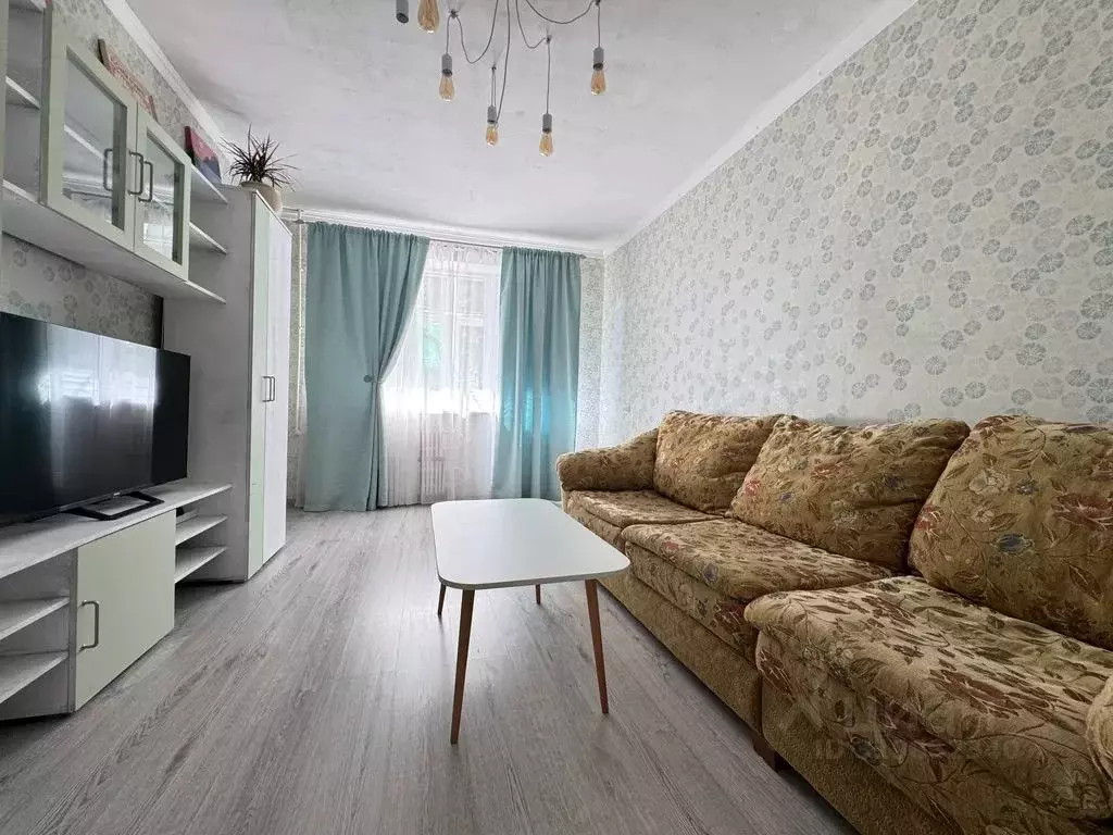2-к кв. Воронежская область, Павловск Гранитный мкр, 18 (43.0 м) - Фото 0