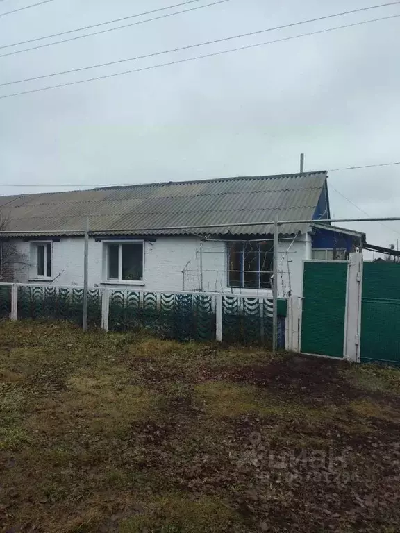 Дом в Оренбургская область, Саракташский район, д. Николаевка  (70 м) - Фото 0