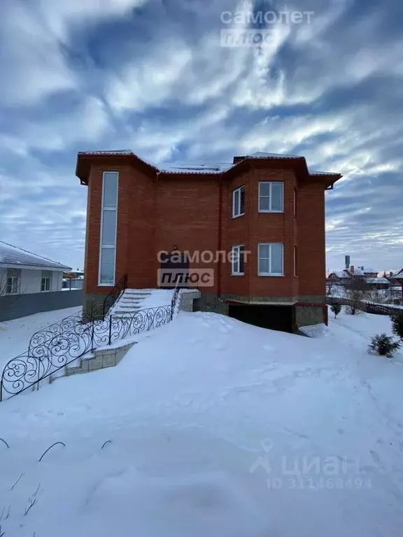 Дом в Самарская область, Ставропольский район, с. Ягодное пер. ... - Фото 0