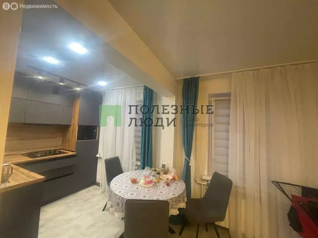 3-комнатная квартира: Ижевск, улица Карла Маркса, 409 (59.1 м) - Фото 1