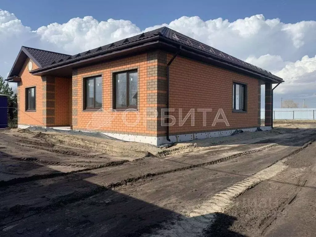 Дом в Тюменская область, Тюменский район, д. Есаулова ул. Гайдара, 13 ... - Фото 1