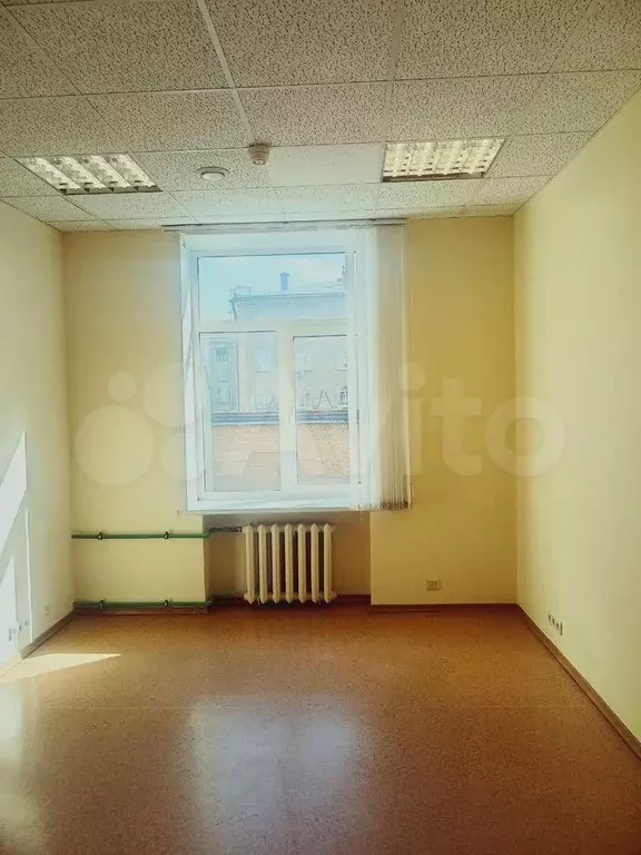 Кабинет с окном на 5-м этаже БЦ, 19 м - Фото 0