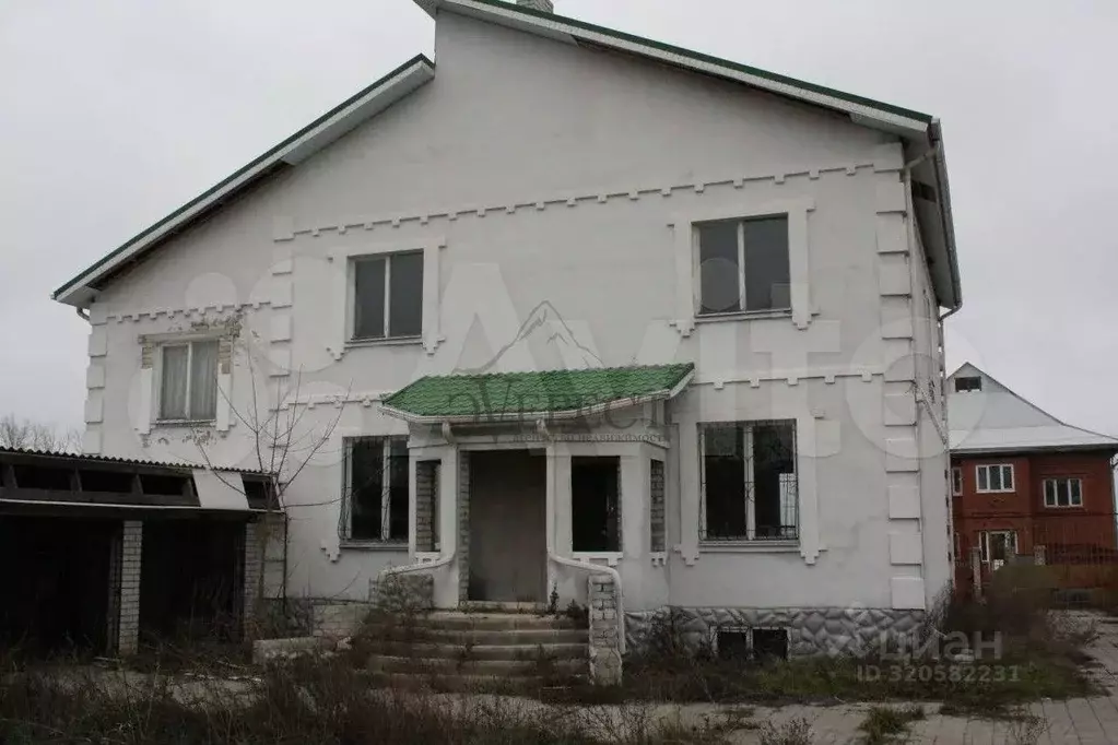Дом в Белгородская область, Старооскольский городской округ, с. ... - Фото 1