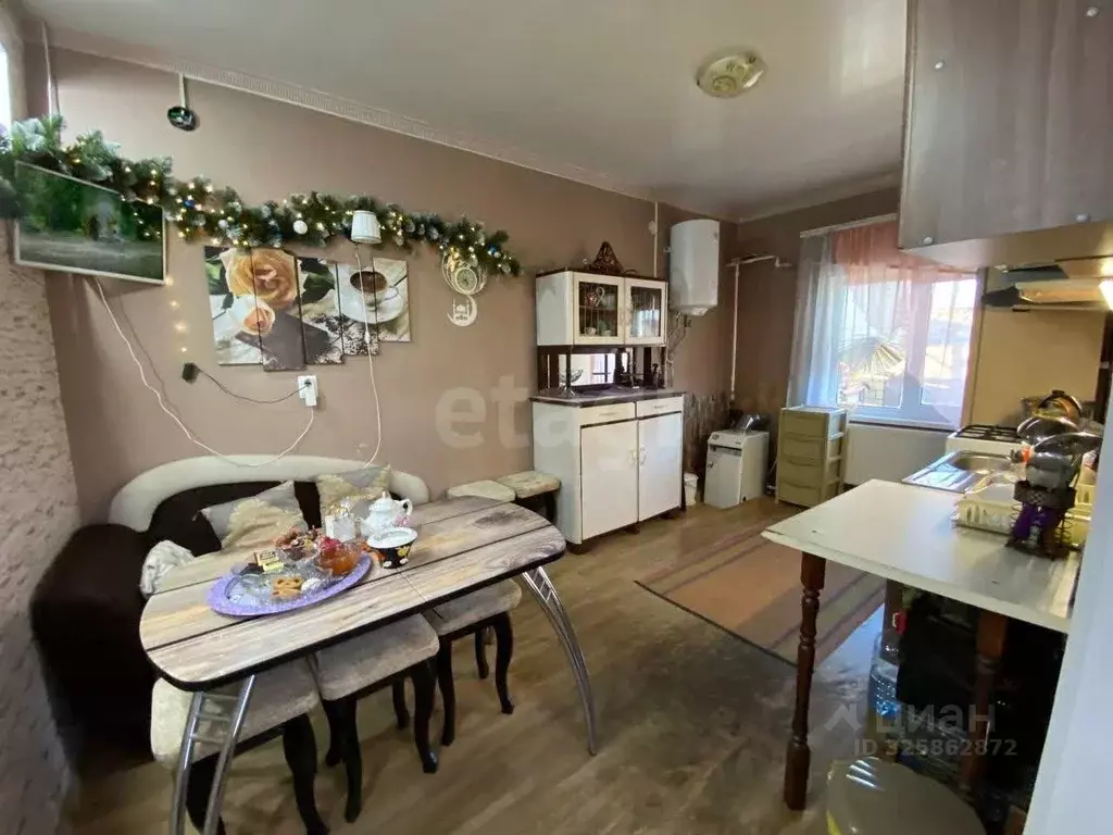 Дом в Крым, Раздольненский район, Славянское с/пос, с. Славянское ул. ... - Фото 1