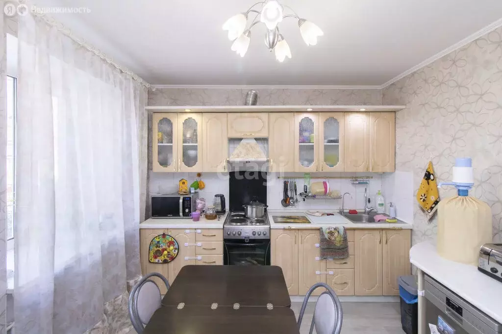 2-комнатная квартира: Тюмень, улица Водников, 12 (60.6 м) - Фото 2