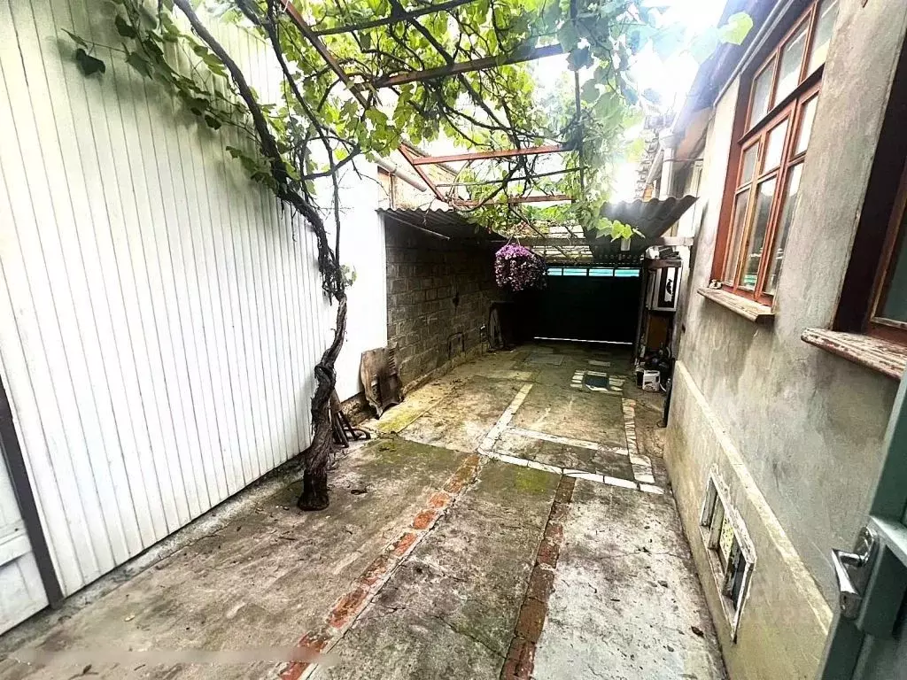 Дом в Ставропольский край, Кисловодск ул. Островского, 52 (80 м) - Фото 0
