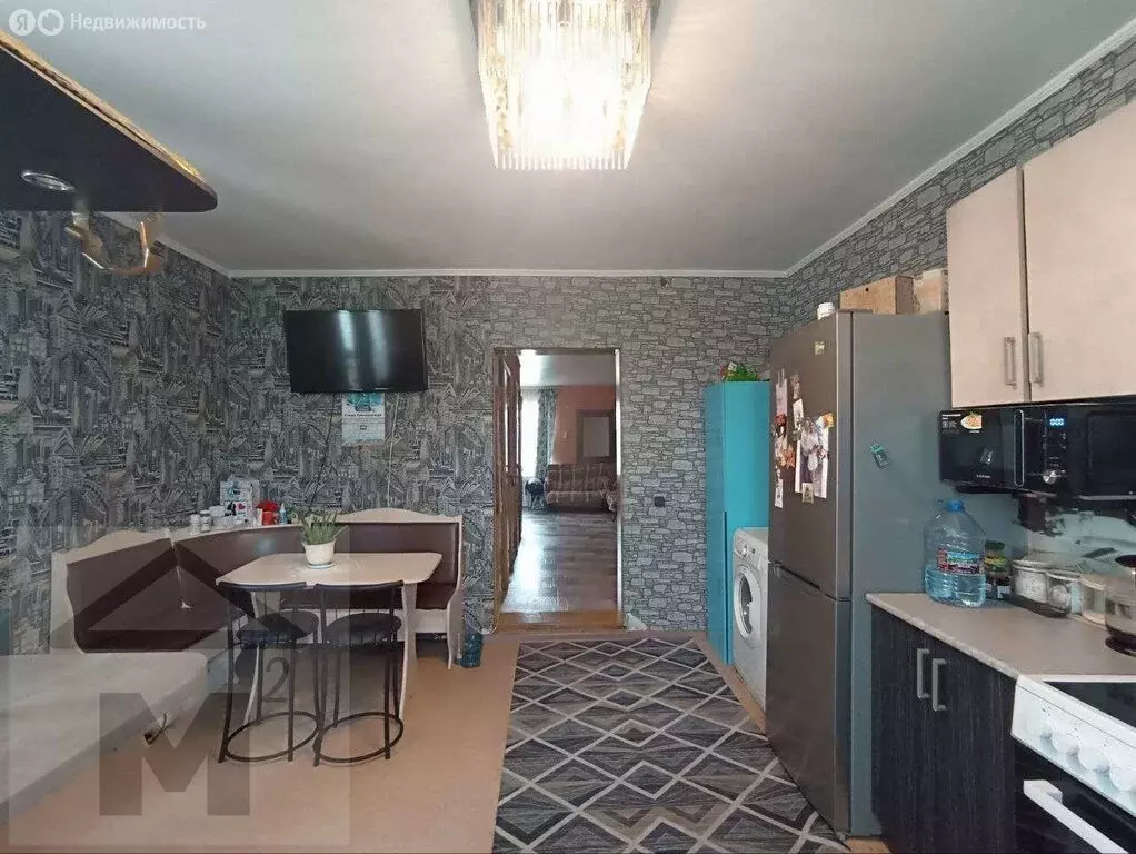 Дом в Усть-Абакан, улица Добровольского, 7 (110 м) - Фото 0