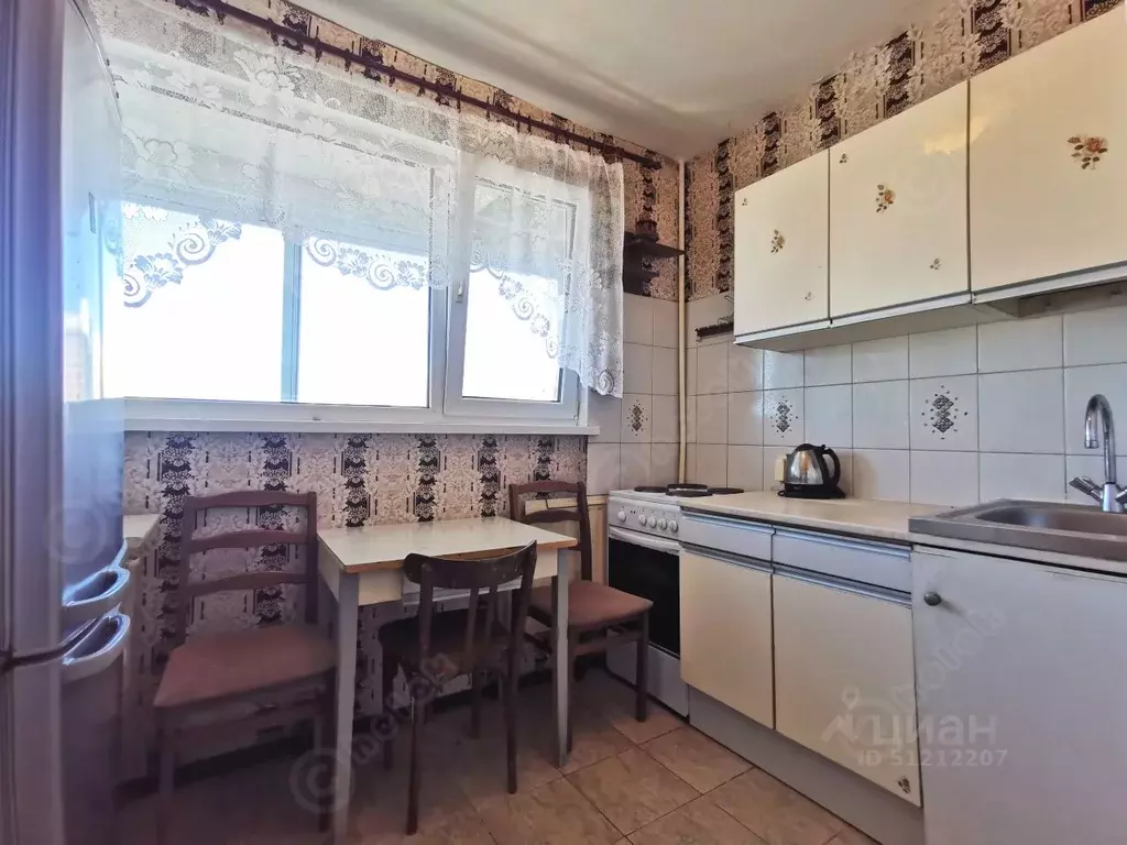 3-к кв. Санкт-Петербург ул. Кустодиева, 4К1 (52.0 м) - Фото 0