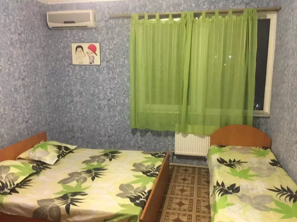 1-к кв. Крым, Алушта ул. Октябрьская, 7/5 (30.0 м) - Фото 0