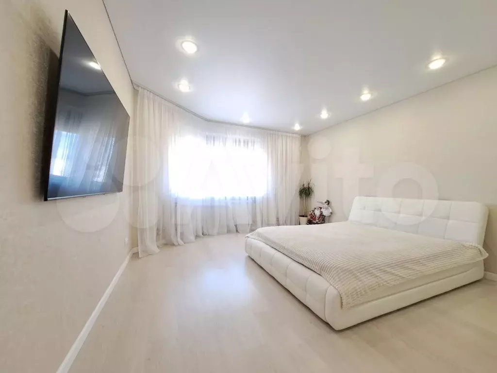 3-к. квартира, 90 м, 17/18 эт. - Фото 0