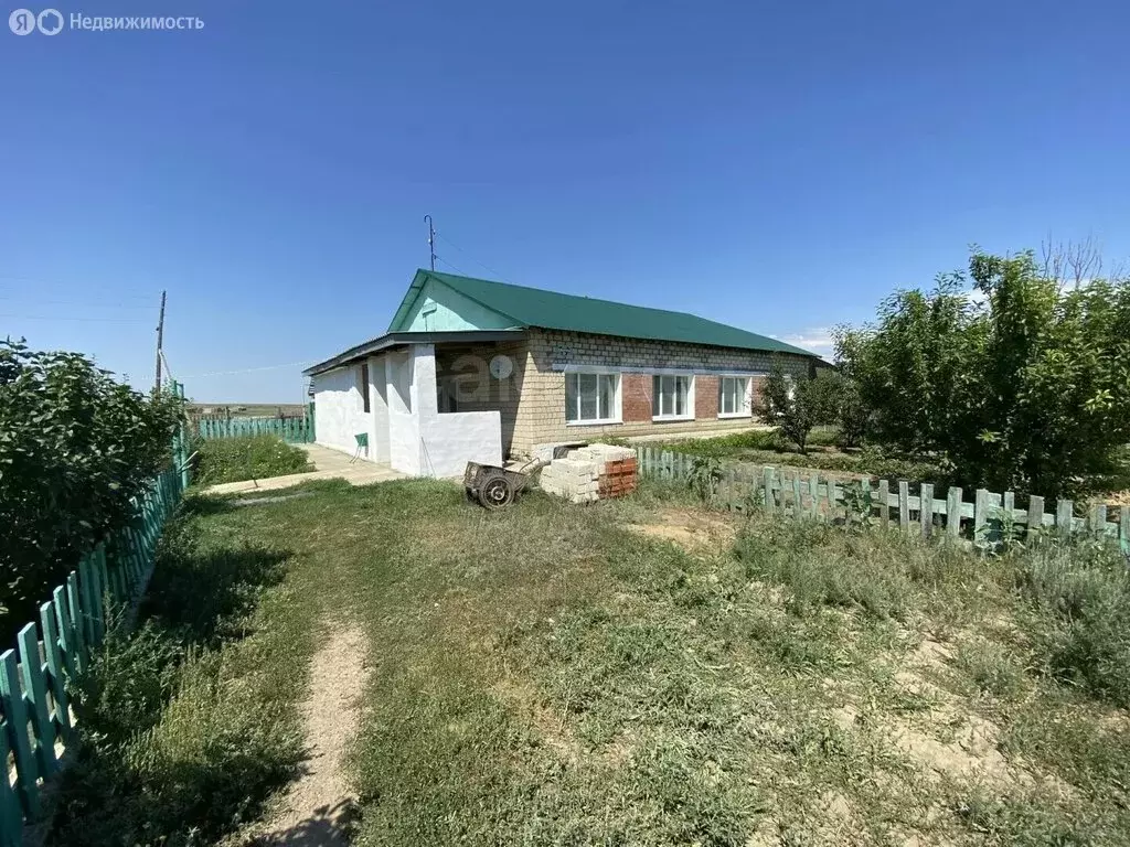 Дом в Домбаровский район, Полевой сельсовет, село Соколовка, Северная ... - Фото 1