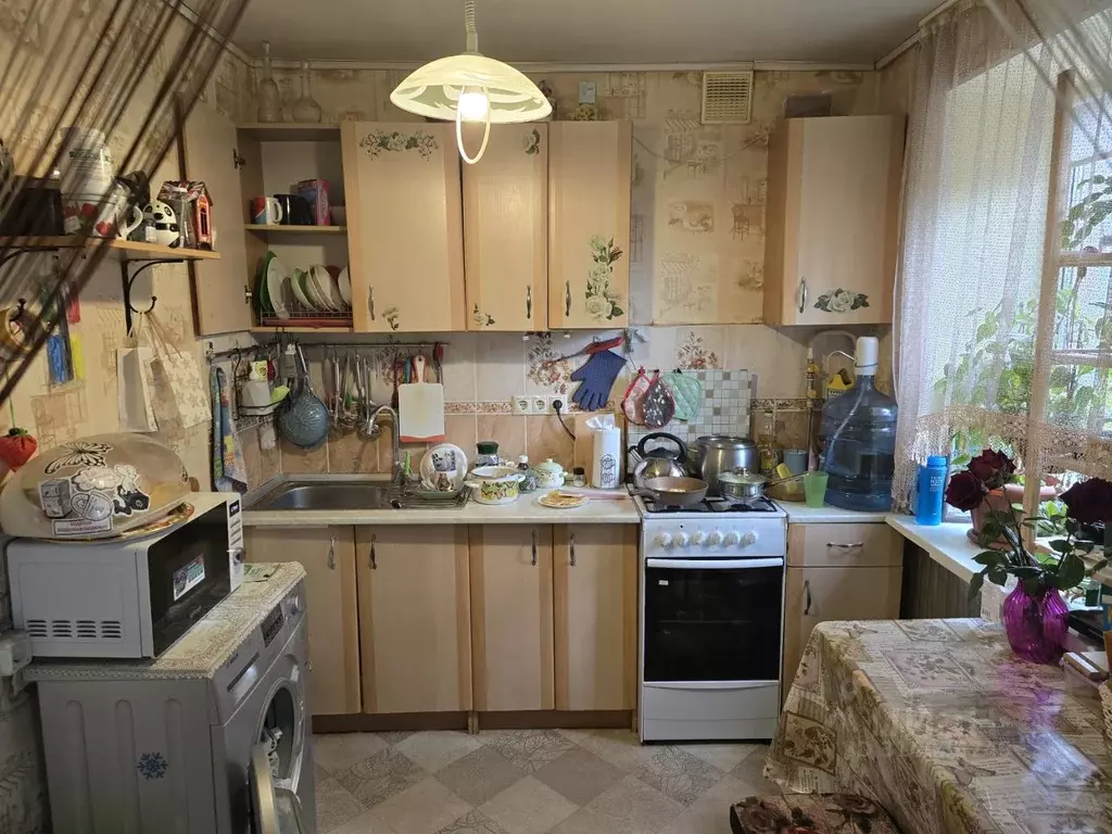 2-к кв. Московская область, Лобня Деповская ул., 8 (43.8 м) - Фото 1