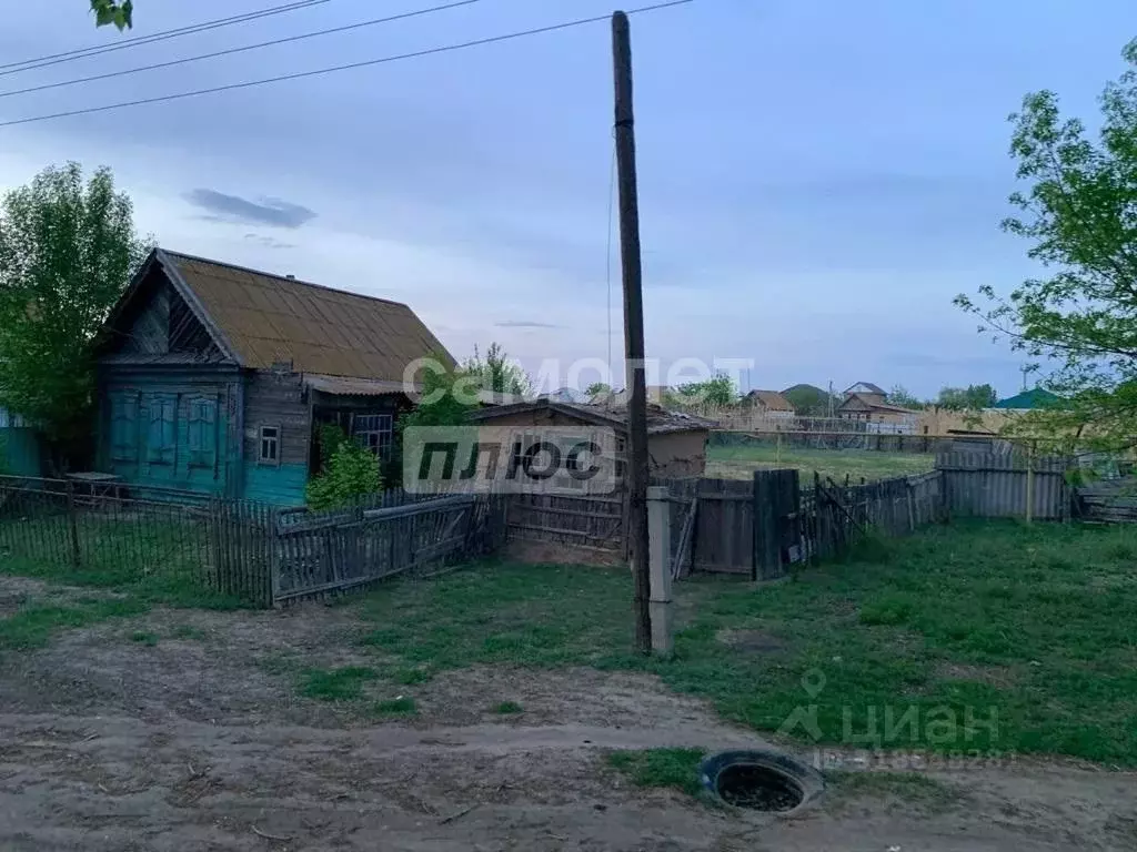 Дом в Астраханская область, Володарский район, с. Тулугановка ... - Фото 1