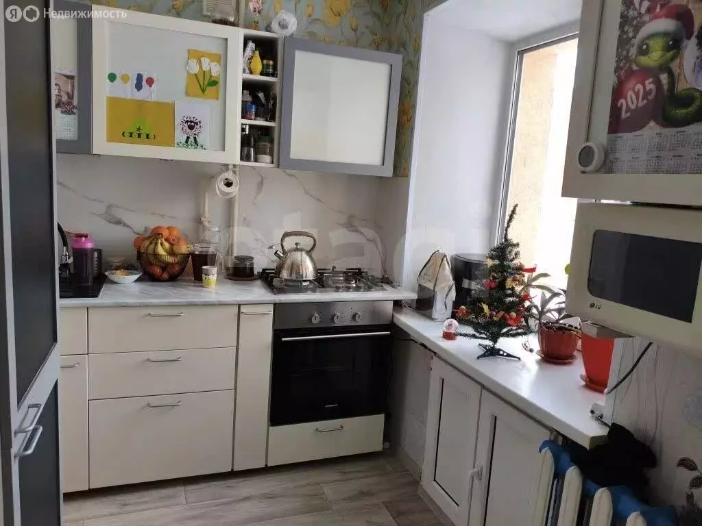 3-комнатная квартира: Альметьевск, проспект Строителей, 13 (62.4 м) - Фото 2