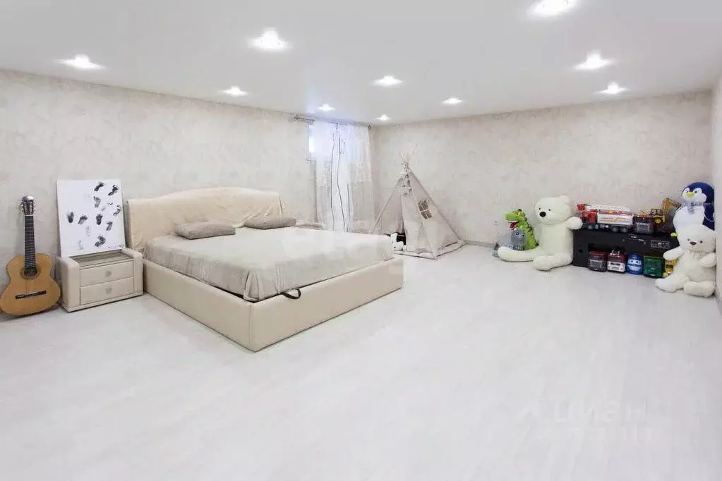 2-к кв. Ханты-Мансийский АО, Сургут просп. Ленина, 26 (78.5 м) - Фото 2