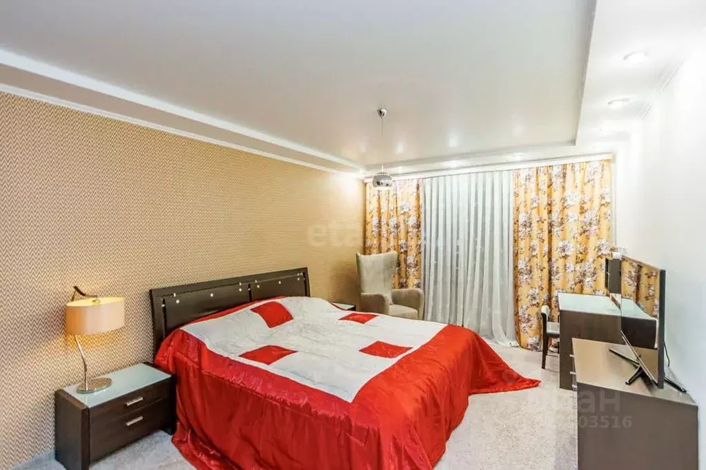 3-к кв. Тюменская область, Тюмень ул. Мельникайте, 138 (98.3 м) - Фото 1