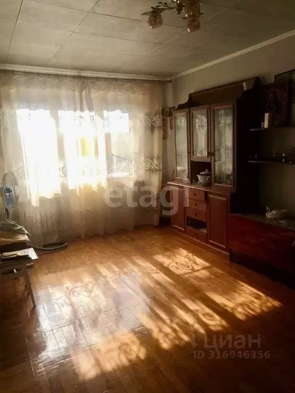 3-к кв. Белгородская область, Шебекино ул. Ленина, 82 (62.0 м) - Фото 0